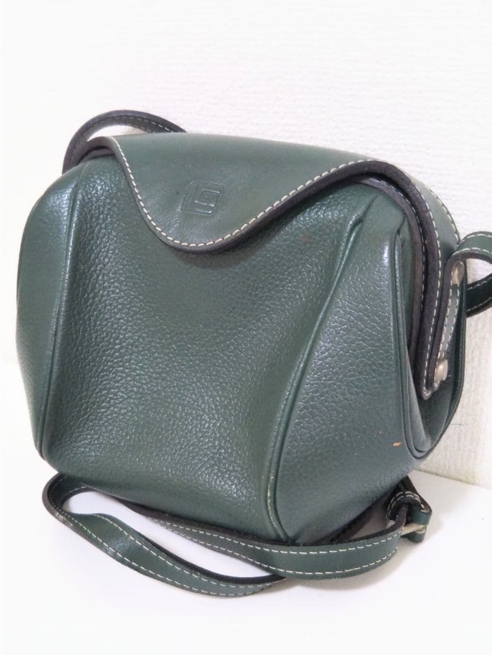 Guy Laroche leather green bag